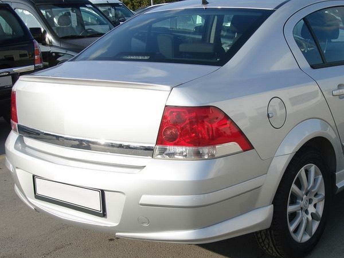 Спойлер багажника OPEL Astra H (08-14) Sedan - лип