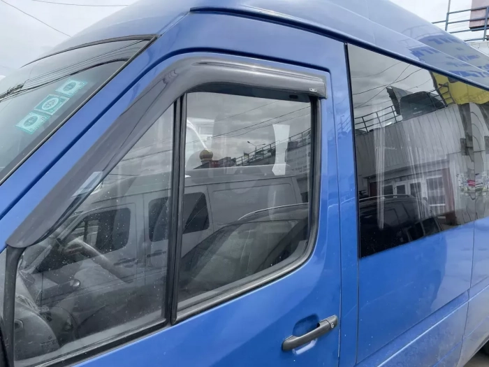 Дефлекторы окон Mercedes Sprinter W901 (95-06) - Hic (накладные) 6