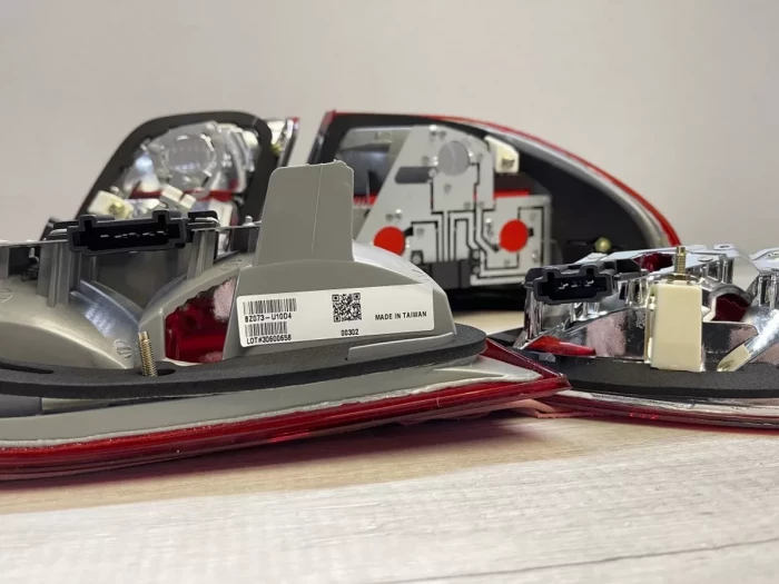 Ліхтарі задні Mercedes W210 (95-02) Sedan - лампові червоно-димчасті 8