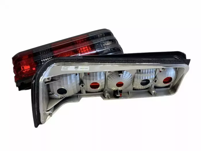 Фонари задние Mercedes C W201 (190) (82-93) - красно-дымчатые 4