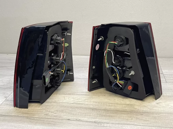 Фонари задние VW Bora A4 (99-06) Универсал - красно-белые 2