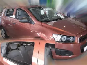 Дефлектори вікон Chevrolet Aveo T300 (11-20) Hatchback - Heko (вставні вітровики) 4
