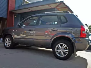 Дефлекторы окон Hyundai Tucson I (JM; 04-10) - Hic (накладные) 7