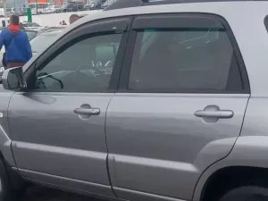 Дефлектори вікон Kia Sportage II (JE; 04-10) - Hic (накладні) 4