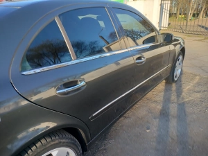 Хром нижні молдинги вікон Mercedes E W211 (02-09) Sedan - Carmos 7