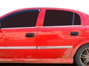 Хром нижні молдинги вікон Opel Astra G (98-09) Sedan 4