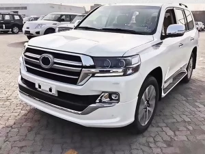 Накладки на бампер Toyota LC 200 (16-21) - GT 2019 стиль (білі)