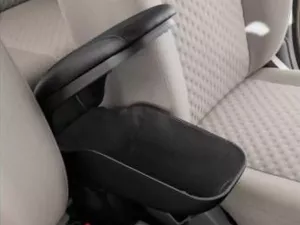 Подлокотник VW Golf V (03-08) - на винтах 4