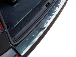 Накладка на бампер VW T6 / T6.1 (15-23) одні двері - Omsa (глянцева) 3