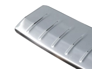 Накладка на бампер VW Passat B7 (11-15) Универсал - Omsa (глянцевая) 3