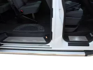 Накладки на внутренние пороги VW T5 Caravelle (03-15) - Carmos (3 шт) 2