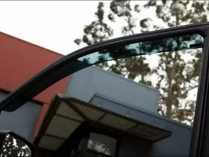 Дефлекторы окон Lexus NX I (AZ10; 15-21) - Hic (с хром молдингом) 4