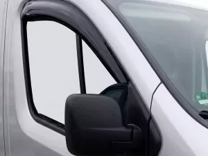 Дефлектори вікон Opel Vivaro B (14-19) - Hic (накладні)