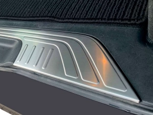 Накладка на поріг багажника Mercedes Vito III / V W447 (14-) - срібна 5