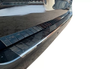 Хром накладка на задний бампер Mercedes Vito / V W447 - Omsa (чёрная) 8