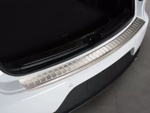 Накладка на задний бампер Porsche Macan I (95B; 14-26) - Avisa (серебряная) 4