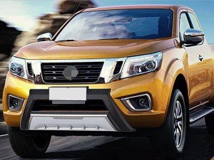 Накладка на передний бампер Nissan Navara/NP300 (15-) - ABS