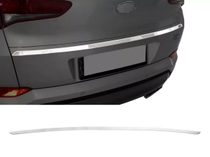 Хром накладка над номером Hyundai Tucson III (TL; 16-18) - Carmos (довга) Хром накладка над номером Hyundai Tucson III (TL; 16-18) - Carmos (довга)
