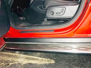 Пороги боковые Volvo XC40 (18-) - оригинал стиль 6