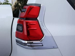 Хром накладки на задние фонари Toyota LC J150 Prado IV (18-23)