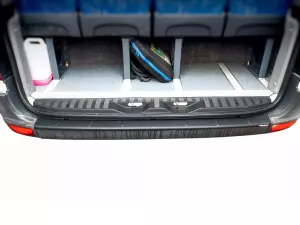 Накладка на задний бампер Mercedes Sprinter W906 / W907 / VW Crafter I - ABS 5
