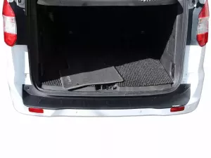 Накладка на задній бампер Ford Courier I (14-23) - ABS 5