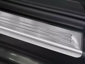 Накладки на пороги VW Touran II (5T; 15-26) - Avisa 2
