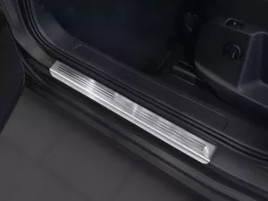 Накладки на пороги VW Touran II (5T; 15-26) - Avisa 3