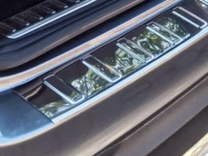 Накладка на задний бампер Mercedes GLC X253 (15-/20-) - Carmos (хром) 2