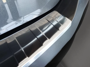 Накладка бампера Peugeot 308 III (P5; 21-) Універсал - Avisa (срібна) 3