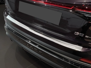 Накладка бампера Audi Q4 e-tron / Sportback (FZ; 21-) - Avisa (срібна) 6