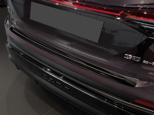 Накладка на бампер Audi Q4 e-tron / Sportback (FZ; 21-) - Avisa (чёрный графит) 6