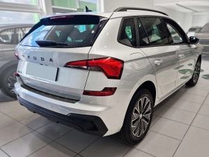 Накладка на задній бампер Skoda Kamiq (24-) рестайлінг - Avisa (чорний графіт) 7