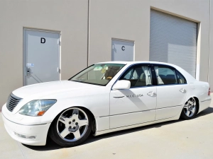 Дефлекторы окон Lexus LS 430 (00-06) - Hic (с хром молдингом) 4