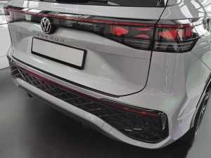 Накладка на задній бампер VW Tayron II (24-) - Avisa (графітова) 7
