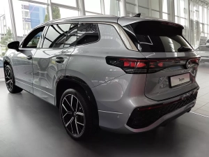Накладка на задній бампер VW Tayron II (24-) - Avisa (графітова) 8