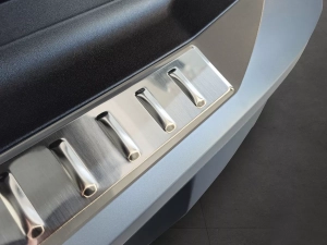 Накладка на задний бампер Peugeot 5008 III (P67; 24-) - Avisa (серебряная) 3