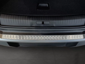 Накладка на задний бампер Peugeot 5008 III (P67; 24-) - Avisa (серебряная) 5