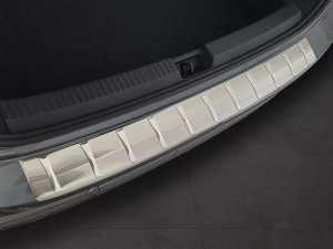 Накладка на задній бампер Skoda Superb IV (3Y; 2024+) Liftback - Avisa (срібна) 5