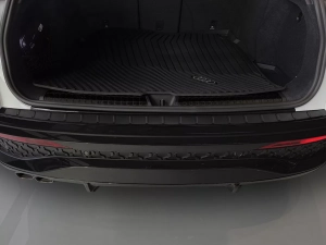 Накладка на задний бампер Audi Q5 III (GU; 24-) - Avisa (чёрная) 4