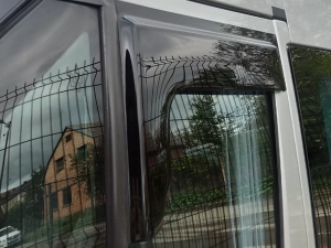 Дефлектори вікон Ford Transit III (00-13) - Hic (накладні) 3