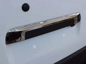 Хром накладка над номером Renault Master III (10-23) - Carmos 4