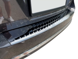 Накладка на бампер VW Passat B7 (11-15) Універсал - Nitto (чорна) 6