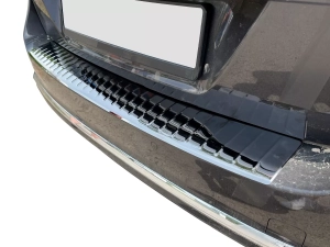 Накладка на бампер VW Passat B7 (11-15) Універсал - Nitto (чорна) 7