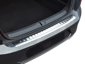 Накладка на задний бампер VW Passat B8 (3G; 15-22) Седан - Carmos (хром) 4