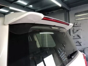 Спойлер верхний Toyota LC 200 (16-21) - со стоп-сигналом (белый)