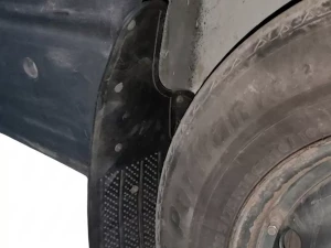 Бризковики Renault Master III (10-23) - прямі 8