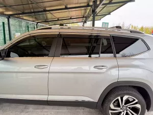 Вітровики VW Atlas / Teramont (16-) - Hawk (з хром молдингом) 4 шт 4