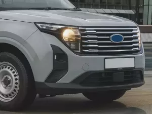 Хром на решітку радіатора Ford Courier II (23-) - Carmos 4