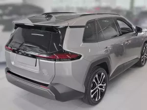 Накладка на задній бампер Toyota Rav4 VI (XA60; 26-) - Avisa (чорна) 7